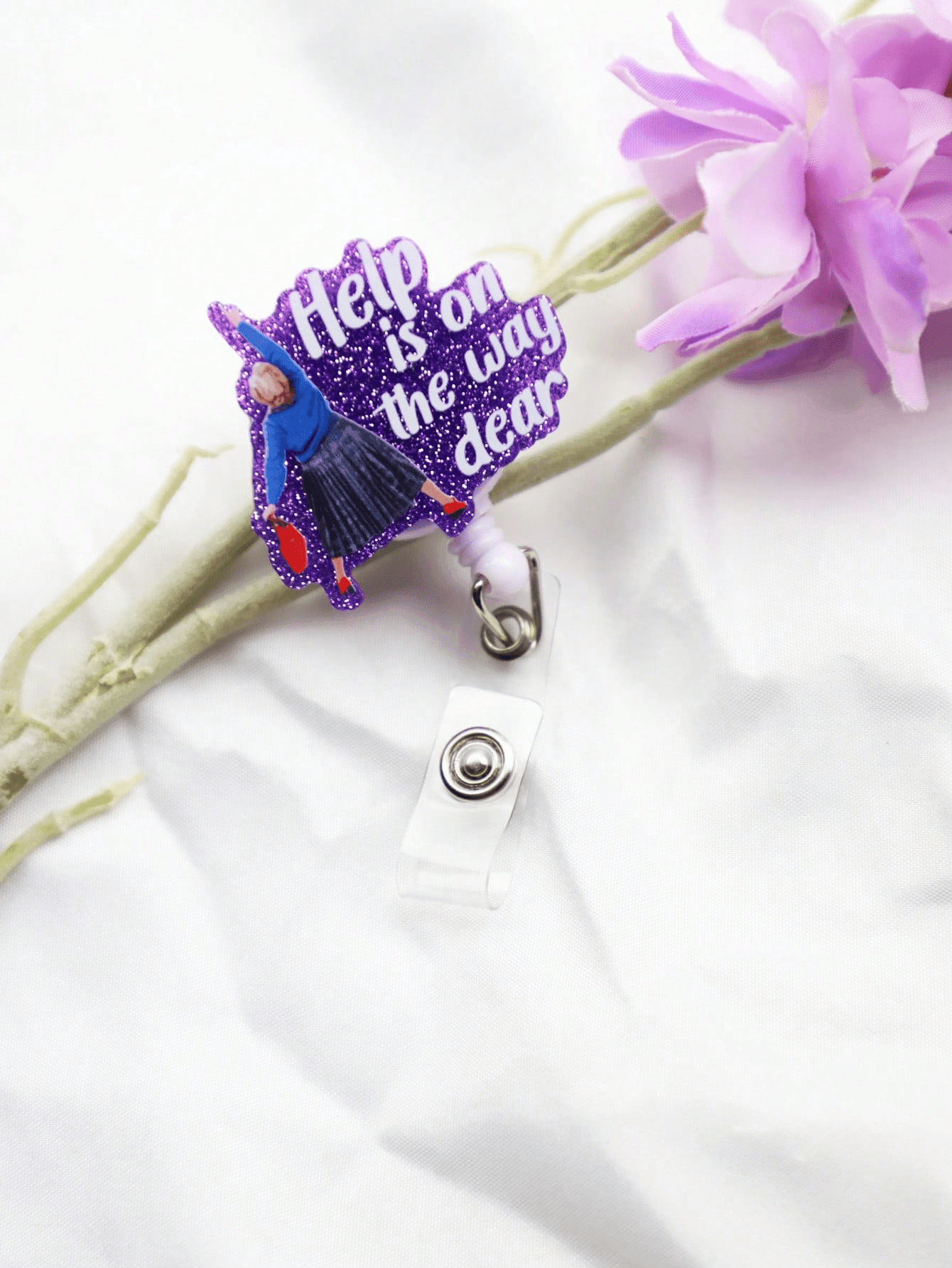 1pc Nurse Retractable Badge Reel With Clip ID Help Is On The Way Dear Funny Glitter Badge Reel Gift For RN LPN CNA Nurse Doctor Assistant Medical Staff Badge Holder