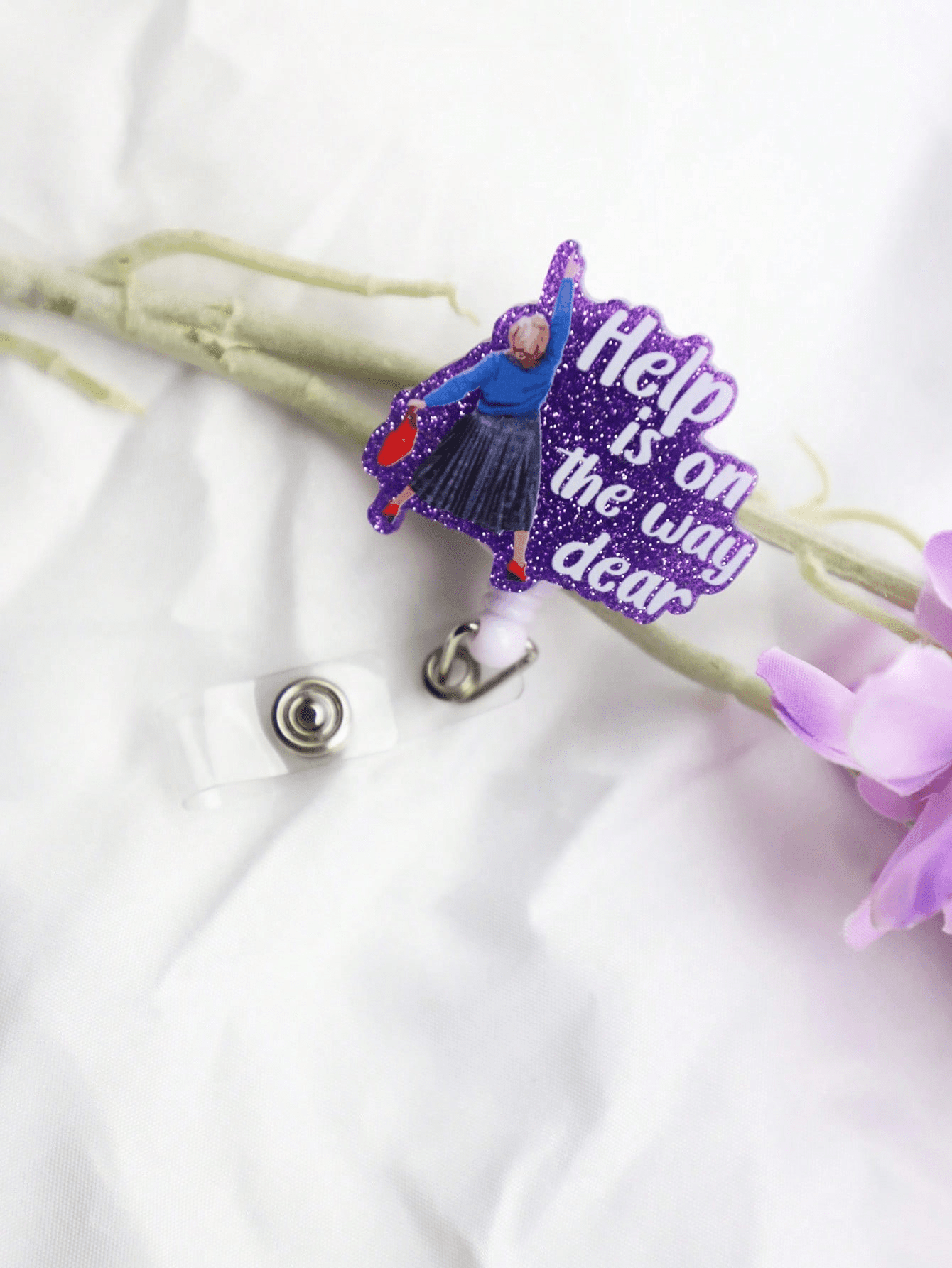 1pc Nurse Retractable Badge Reel With Clip ID Help Is On The Way Dear Funny Glitter Badge Reel Gift For RN LPN CNA Nurse Doctor Assistant Medical Staff Badge Holder