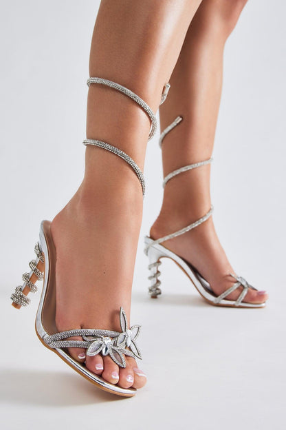 https://cdn.shopify.com/s/files/1/0293/9277/files/04-18-24_S8_33_VELENA_Silver_KJ_AC_11-54-59_68940_PXF.jpg?v=1737067946