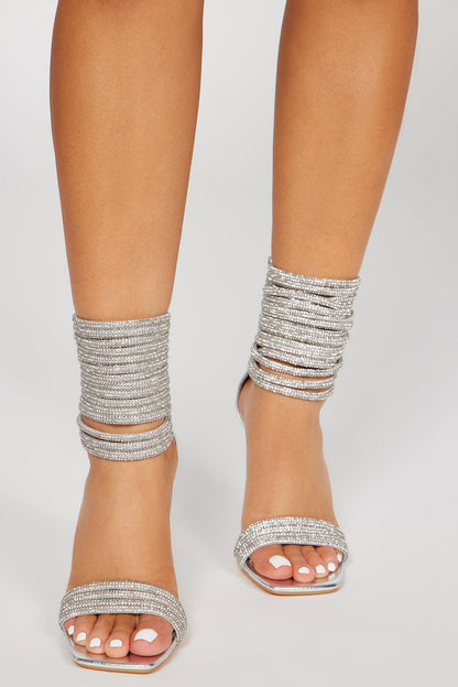 https://cdn.shopify.com/s/files/1/0293/9277/files/11-15-23_S5_58_KANDIOJ_Silver_CB_LW_14-21-16_15506_PXF.jpg?v=1700505624