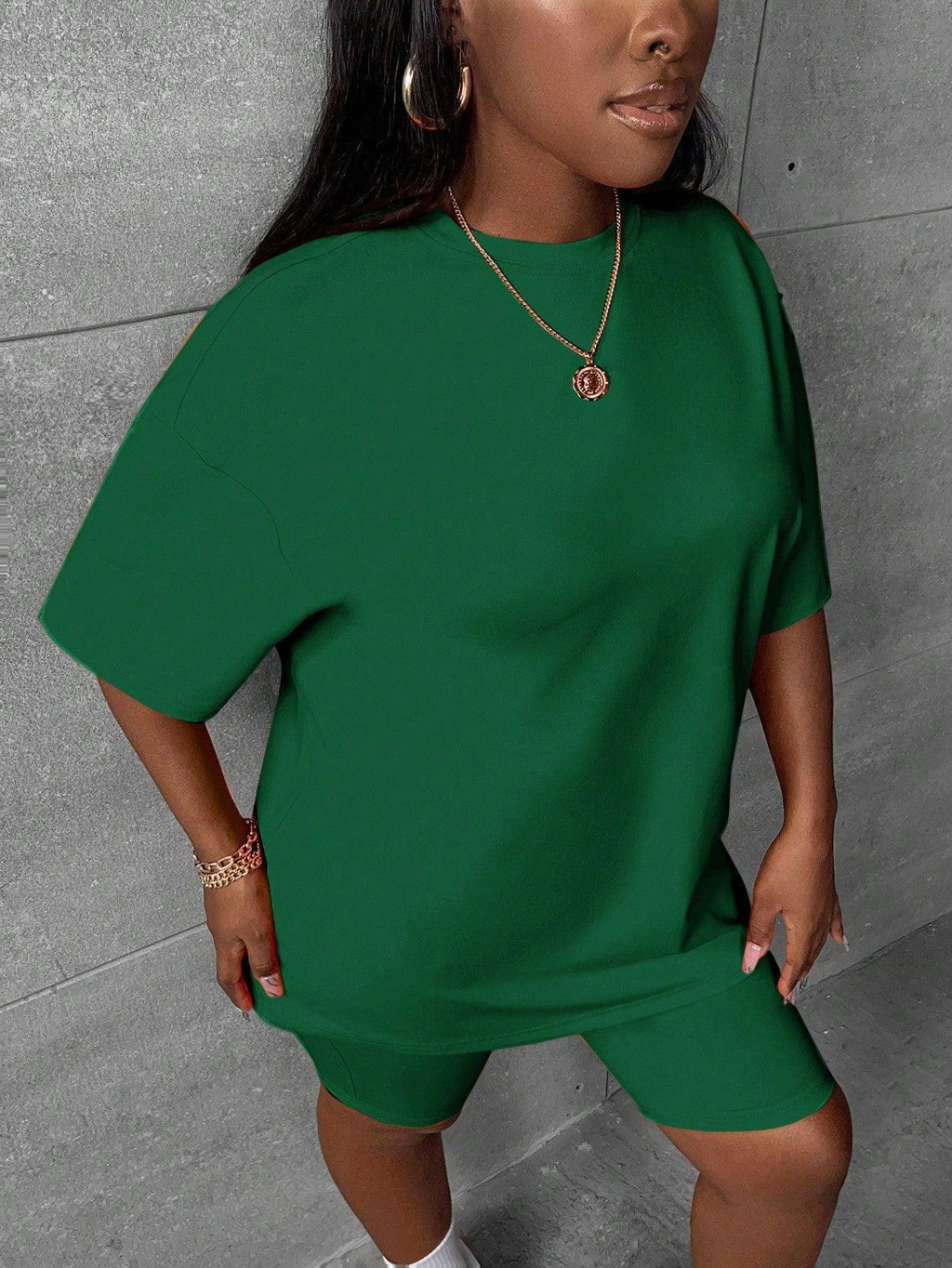 Women Solid Color Drop Shoulder Short Sleeve Shorts Set For Summer